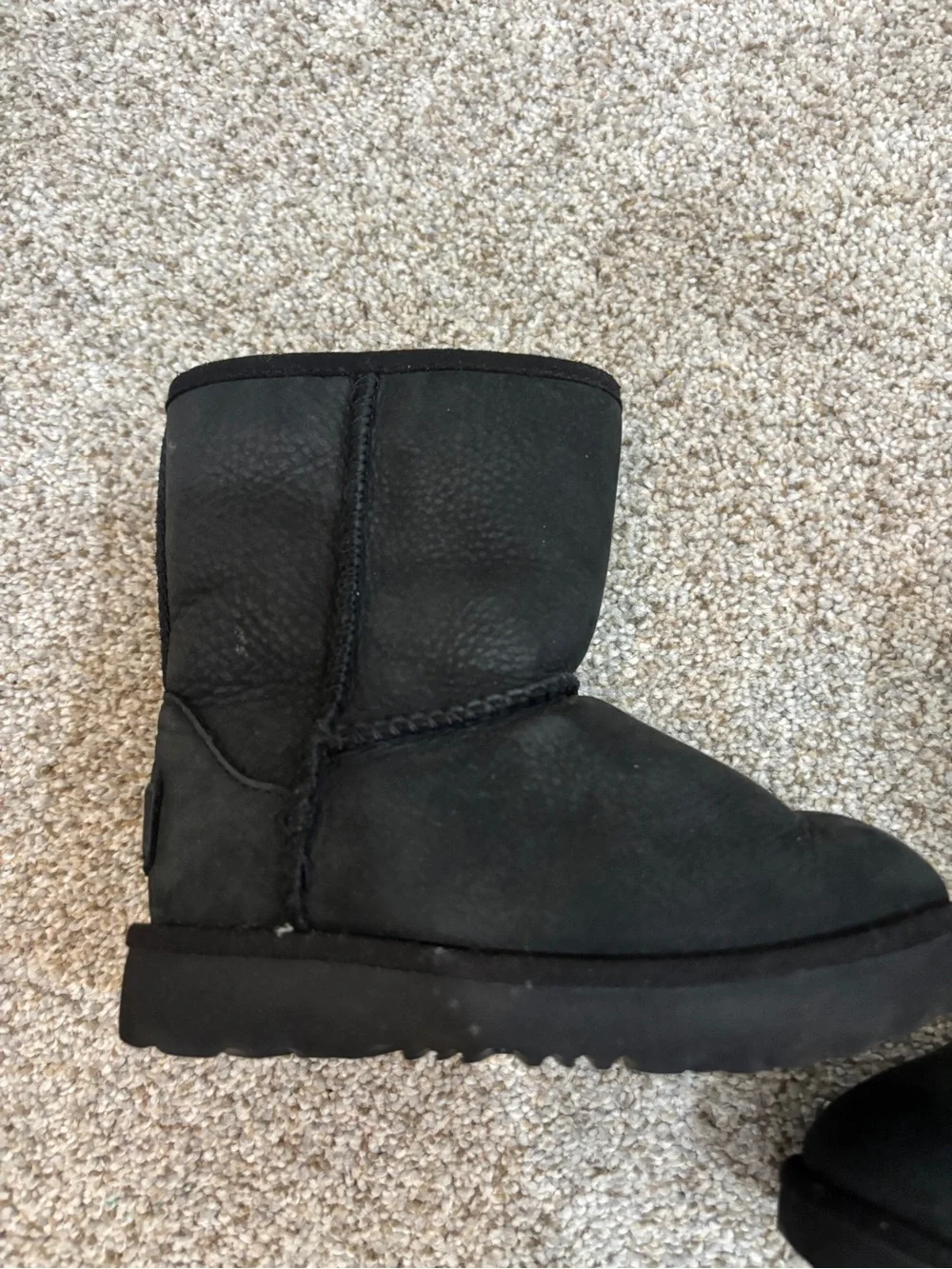 UGG | UGG | Classic Weather Short II Toddler Boots Black Wool Lined Size 8